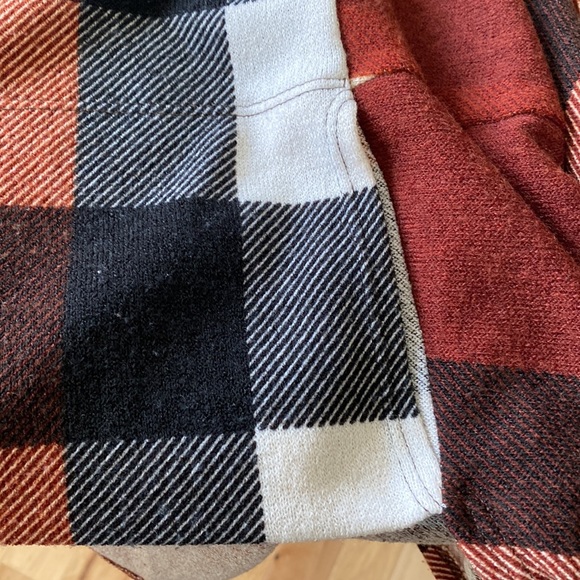 Lime and Chilli pocket poncho - Picture 7 of 7